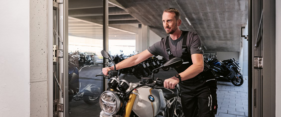 MET GRATIS HAAL & BRENGSERVICE.